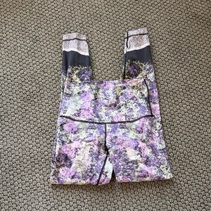Lululemon Vivid Vision Mutlicolored Patterned Athletic Leggins